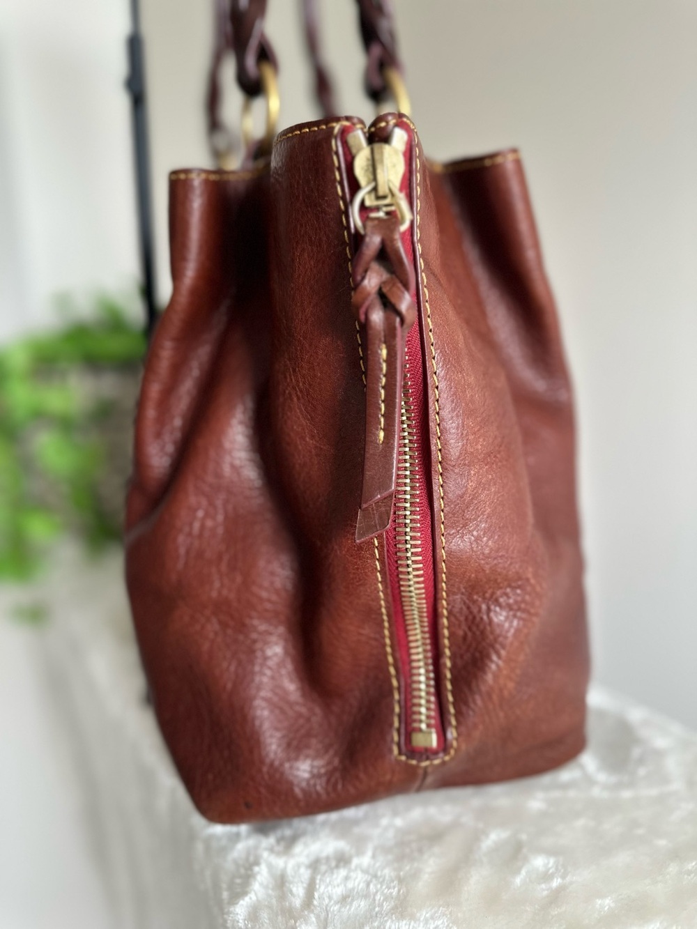 Dooney & Bourke Large Zip Chestnut Florentine Barlow Bag - Picture 9 of 12